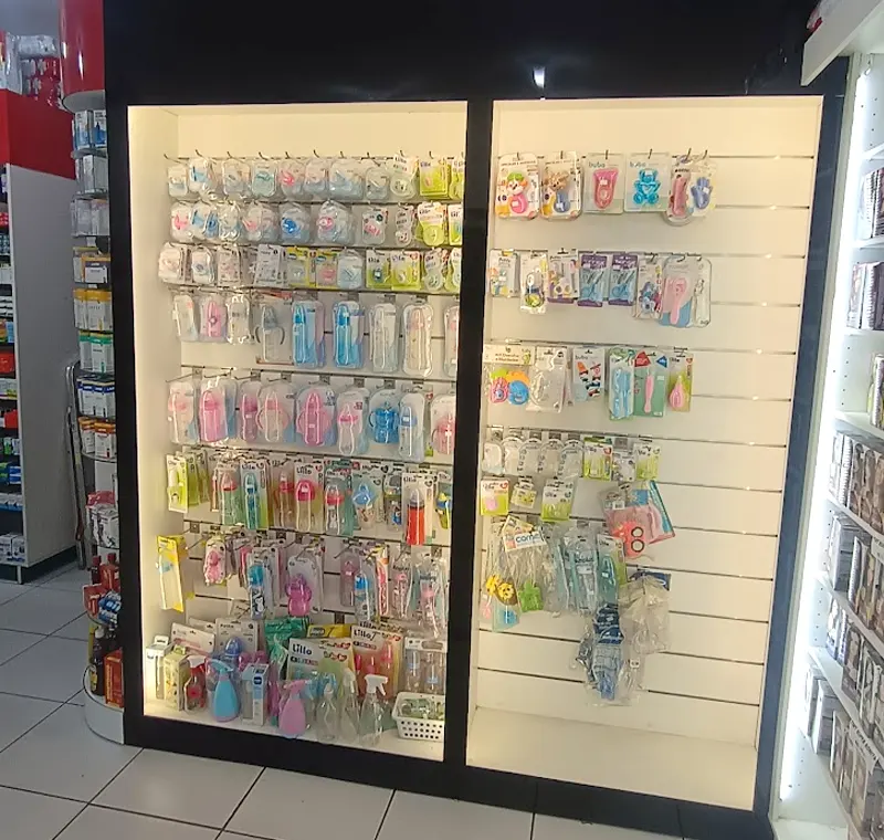 Painel iluminado para produtos infantis em loja